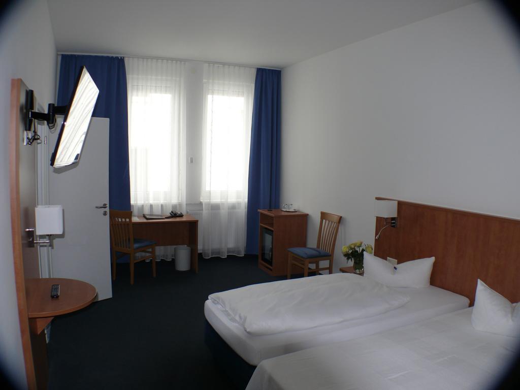 Hotel Garni - Haus Gemmer Кобург Номер фото
