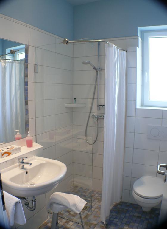 Hotel Garni - Haus Gemmer Кобург Номер фото